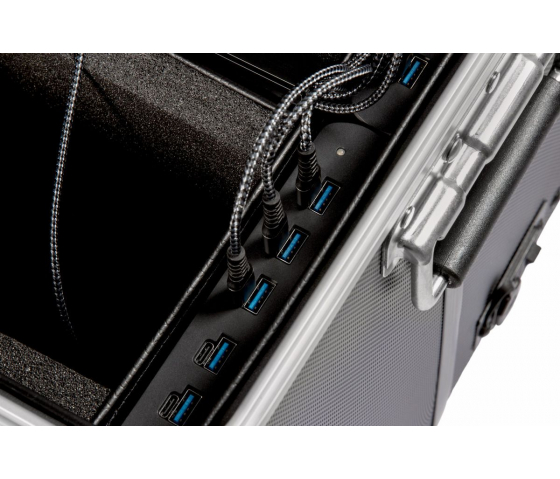 VR headset charging case PARAPROJECT VR8 for 8 VR headsets