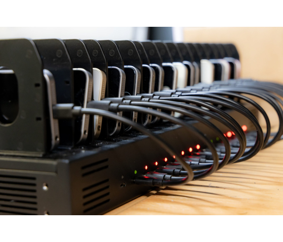 16 port USB-C 1000W charging station - black