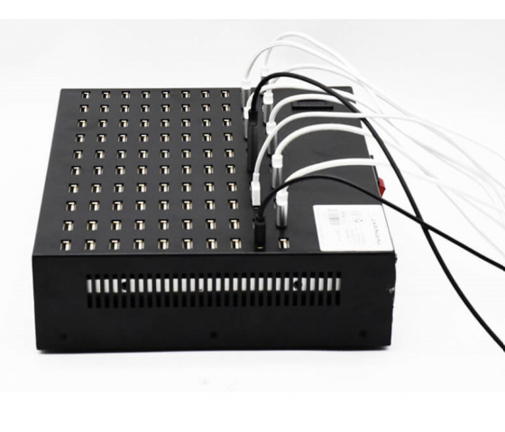 100 ports USB-A 8.5W desktop laad hub