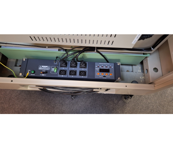 ID32UC USB-C carrello di ricarica per 32 dispositivi mobili fino a 15,6 pollici