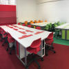 Computertisch P1 mit 3 elektrisch ausfahrbaren Monitorgehäusen - 210 (B) x 70 (T) cm