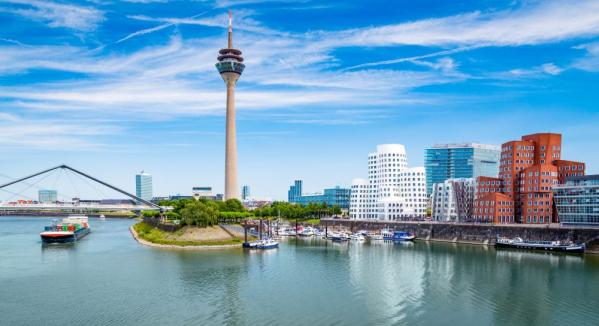 1 000 laddningsvagnar till Düsseldorf 1 000 laddningsvagnar till Düsseldorf
